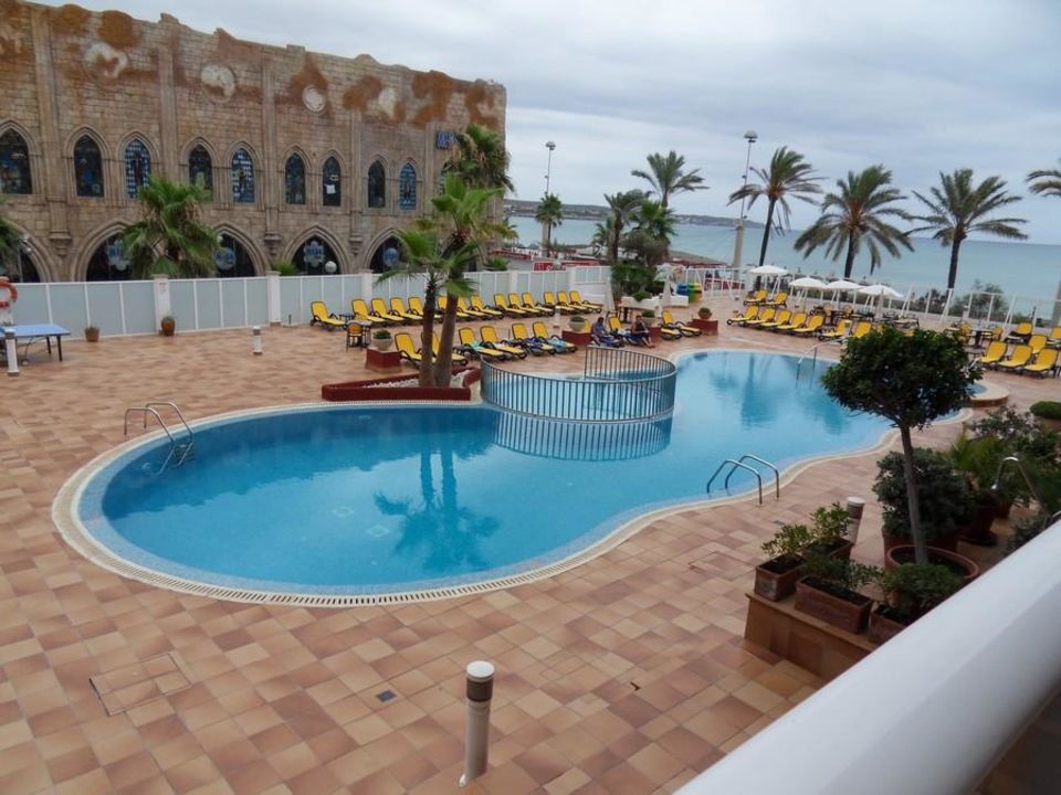 Pool Mit Megapark Und Meer Myseahouse Neptuno Platja De Palma Playa De Palma Holidaycheck Mallorca Spanien
