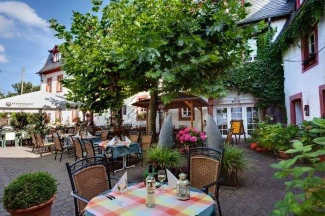  Innenhof  Hotel Deutschherrenhof  Zeltingen-Rachtig      HolidayCheck