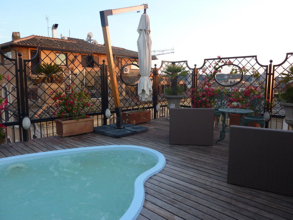 Dachterrasse Mit Whirlpool Hotel Colonna Palace Rom Holidaycheck Latium Italien