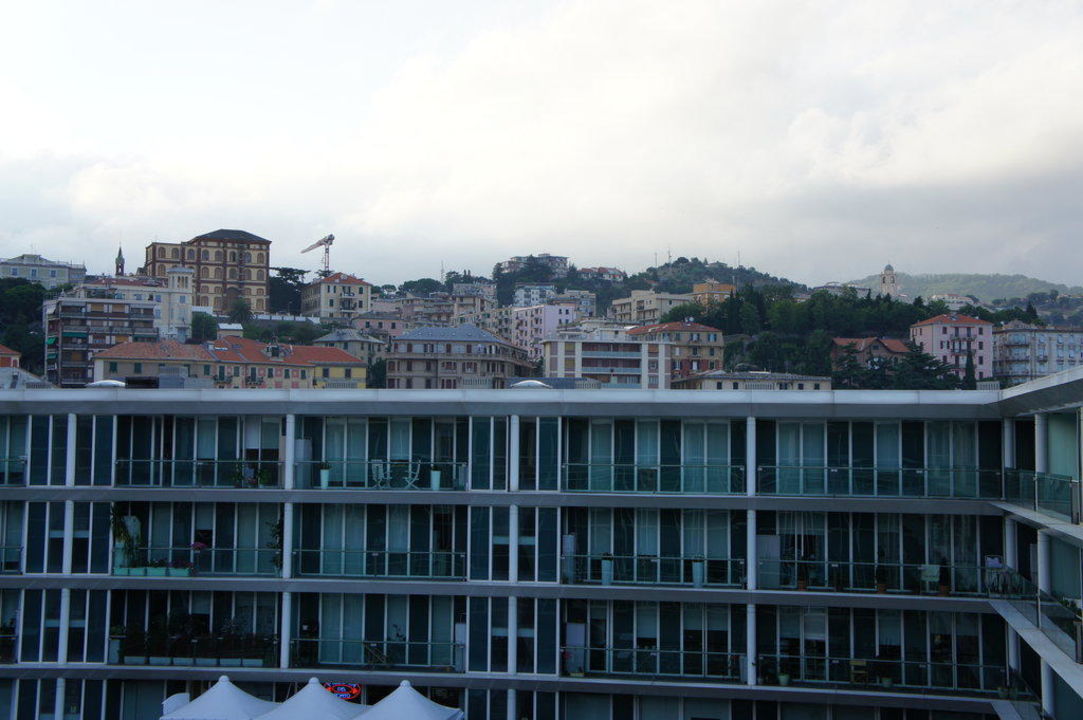 "Widok z pokoju" Hotel NH Savona Darsena (Savona) • HolidayCheck