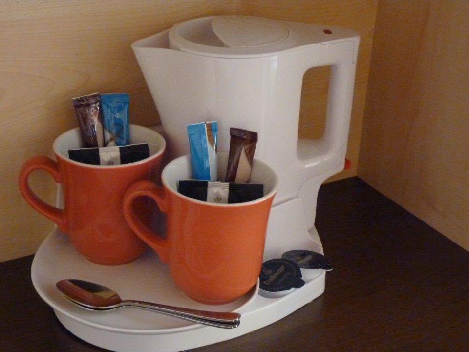 "Wasserkocher im Zimmer" Premier Inn Berlin City Centre West (Berlin