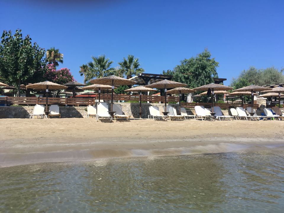 "Strand" Hotel Robolla Beach (Roda) • HolidayCheck (Korfu Griechenland)