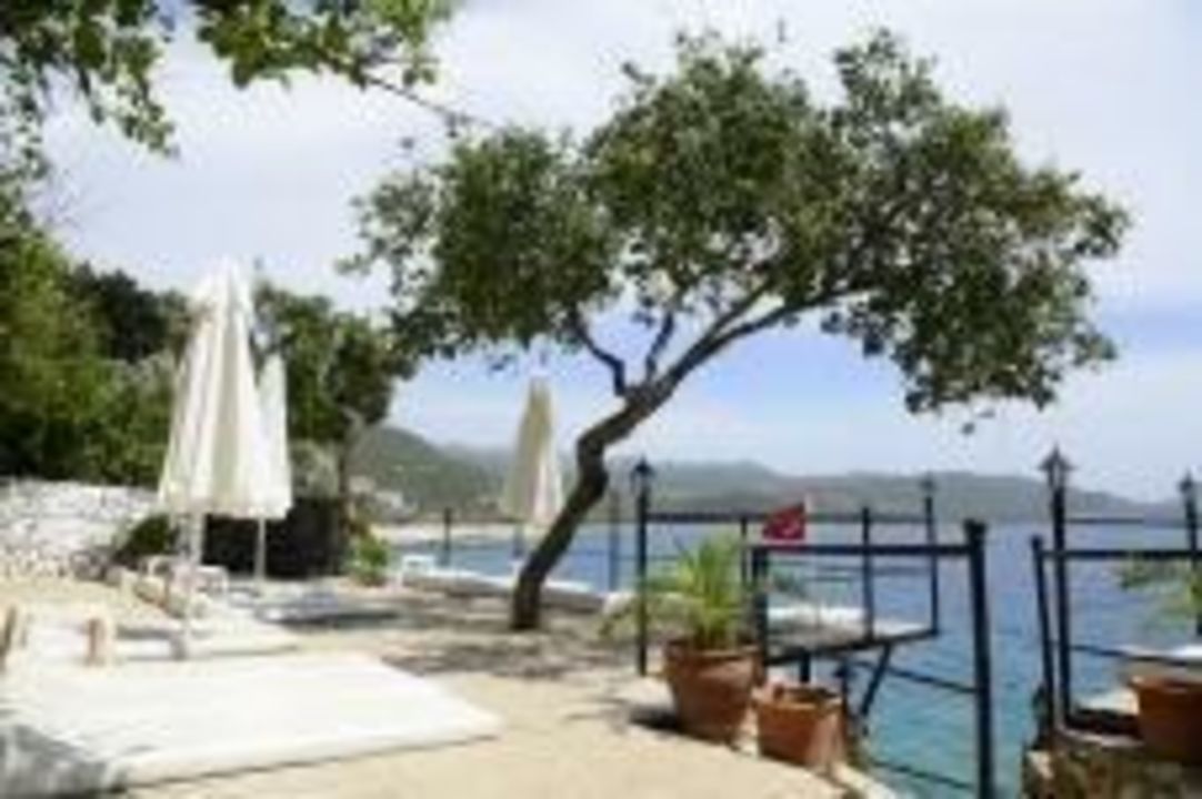 Platfromu Ve Manzarasi Picture Of Leymona Beach Restaurant Bar Kas Tripadvisor