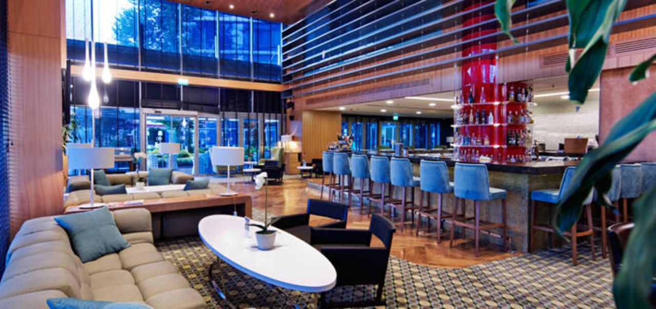 La Gazetta Cafe Bar Doubletree By Hilton Hotel Istanbul Moda