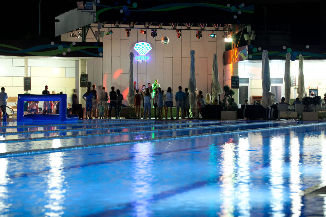 "Gazebo" Yalta Intourist Hotel (Jalta) • HolidayCheck (Krim Ukraine)