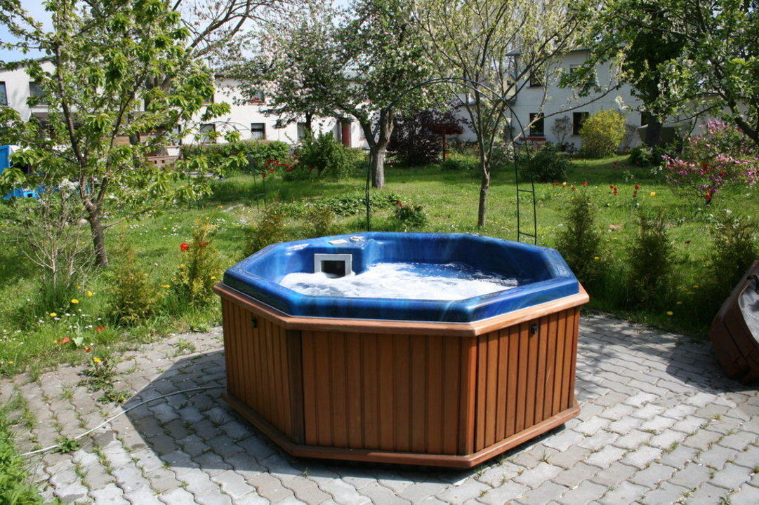 "Whirlpool im Garten" Strandhotel Lobbe in Lobbe auf Rügen ...