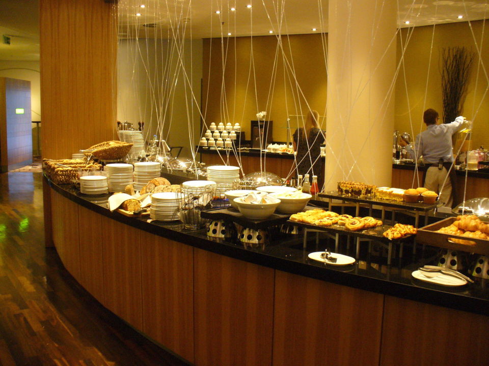 "Frühstücksbuffet" Radisson Blu Hotel Hamburg Airport ...