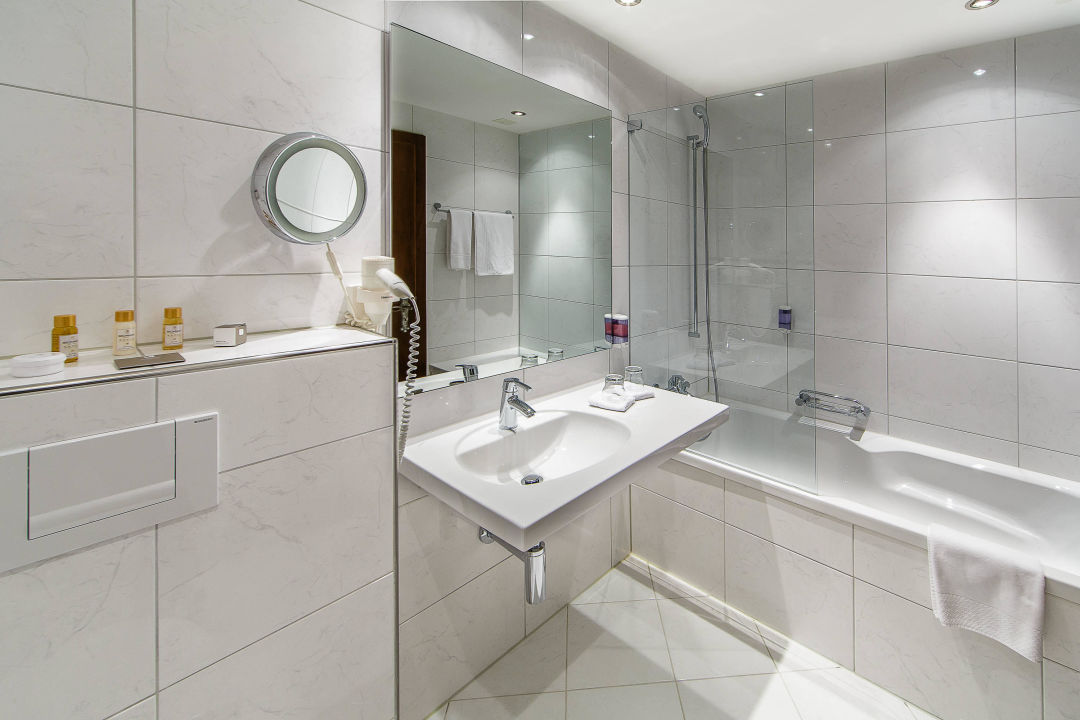 Deluxe Kategorie Badezimmer Schloss Hotel Merlischachen