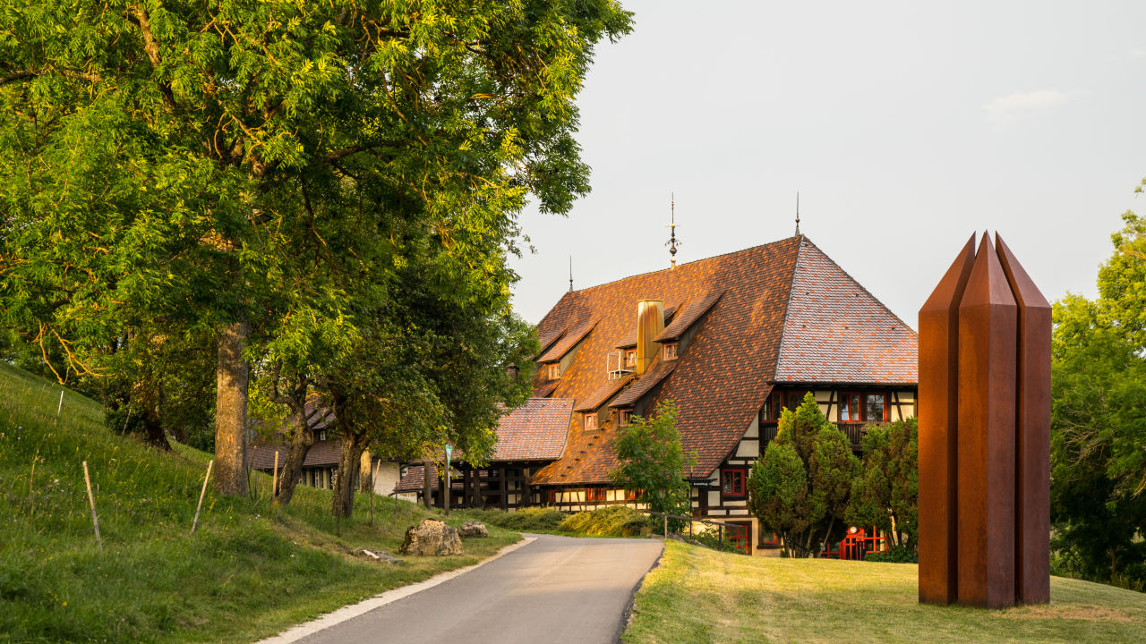 "Außenansicht" Hotel Hofgut Hohenkarpfen (Hausen ob Verena