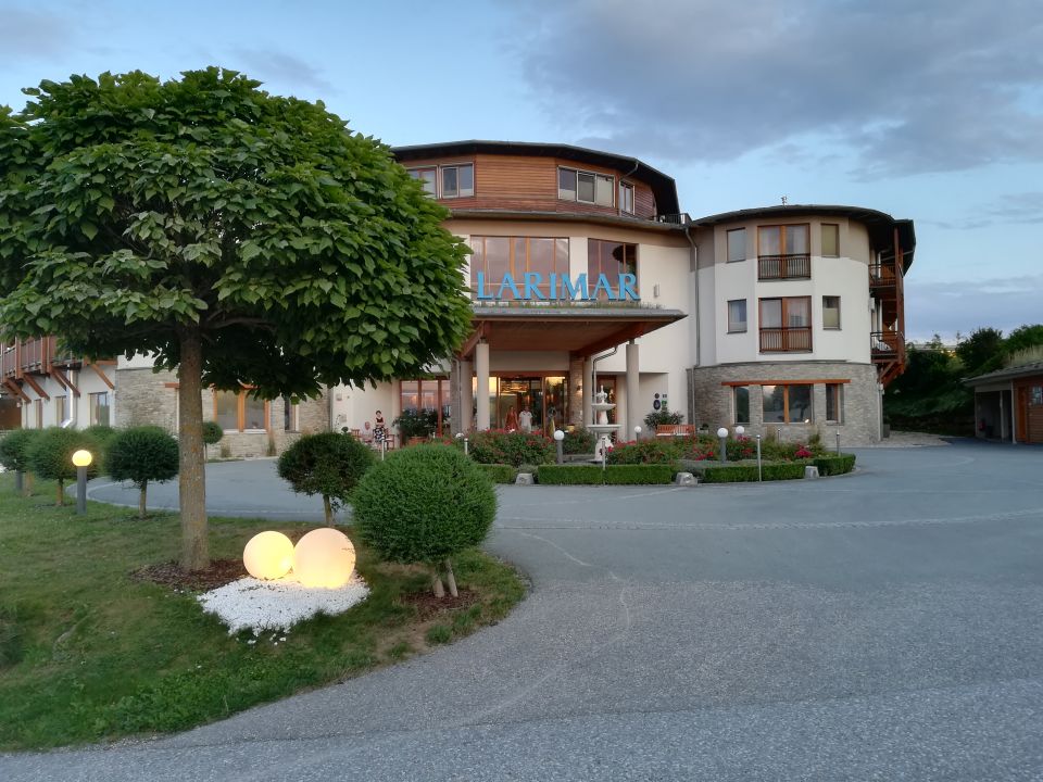 au-enansicht-hotel-spa-larimar-stegersbach-holidaycheck