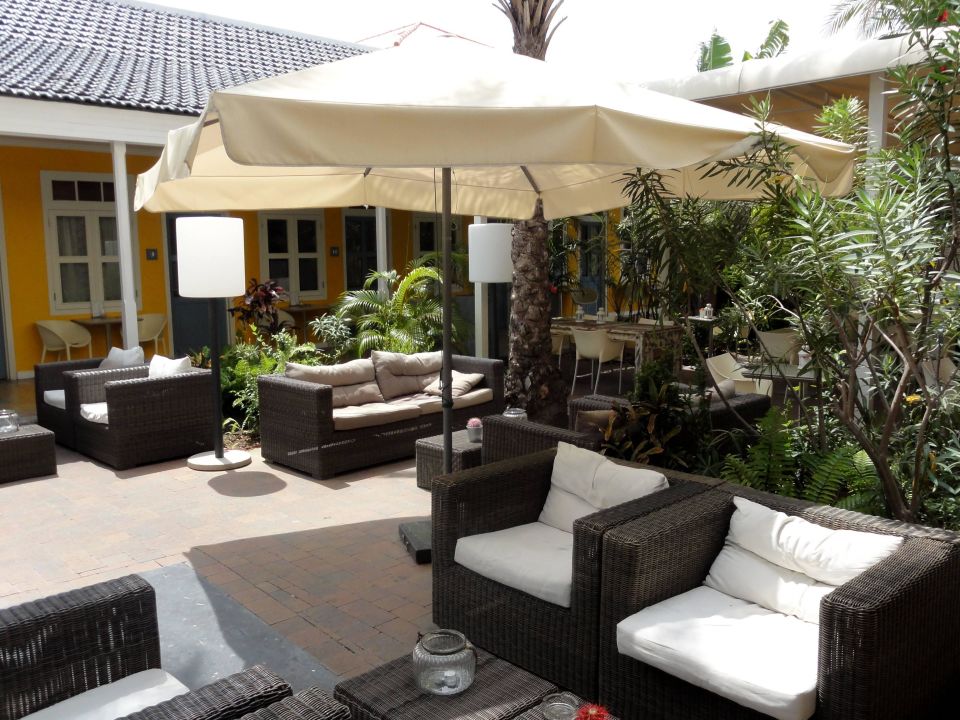 "Loungebereich im Garten des Hotels" Hotel �t Klooster