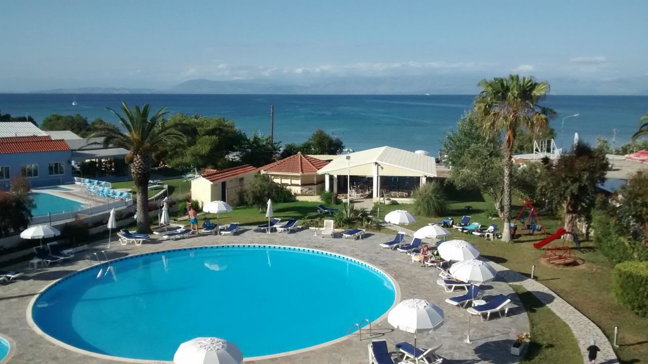  Ausblick vom Balkon  Hotel COOEE Albatros  Moraitika      HolidayCheck