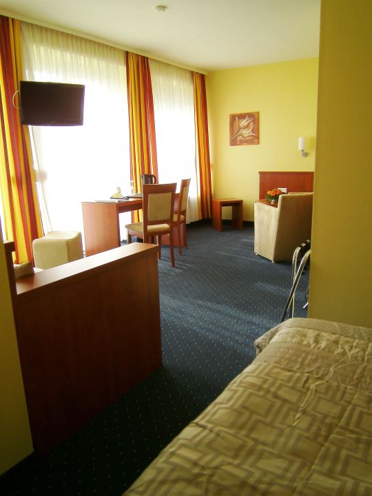 Familienzimmer Parkhotel Rudesheim Rudesheim Am Rhein Holidaycheck Hessen Deutschland