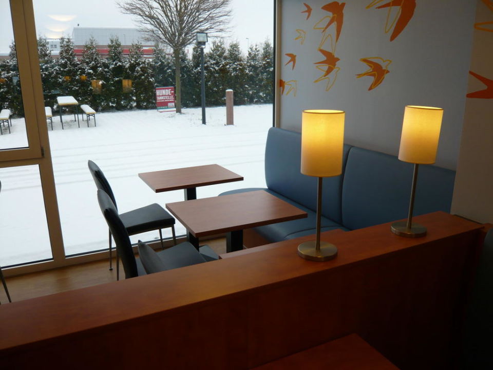 Tisch Im Fruhstucksraum B B Hotel Leipzig Nord Leipzig Holidaycheck Sachsen Deutschland