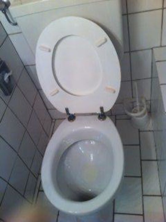 dreckige toilette