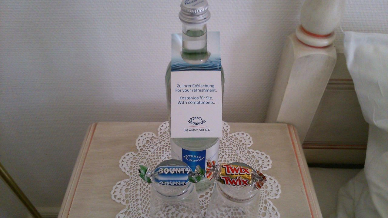 Flasche Wasser Kostenlos Zur Begrussung Sussigkeit Hotel Sudwind Gemeinde Sylt Sylt Holidaycheck Schleswig Holstein Deutschland