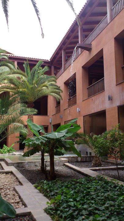 "Der Innenhof im Eingangsbereich" Sandos San Blas Nature Resort & Golf