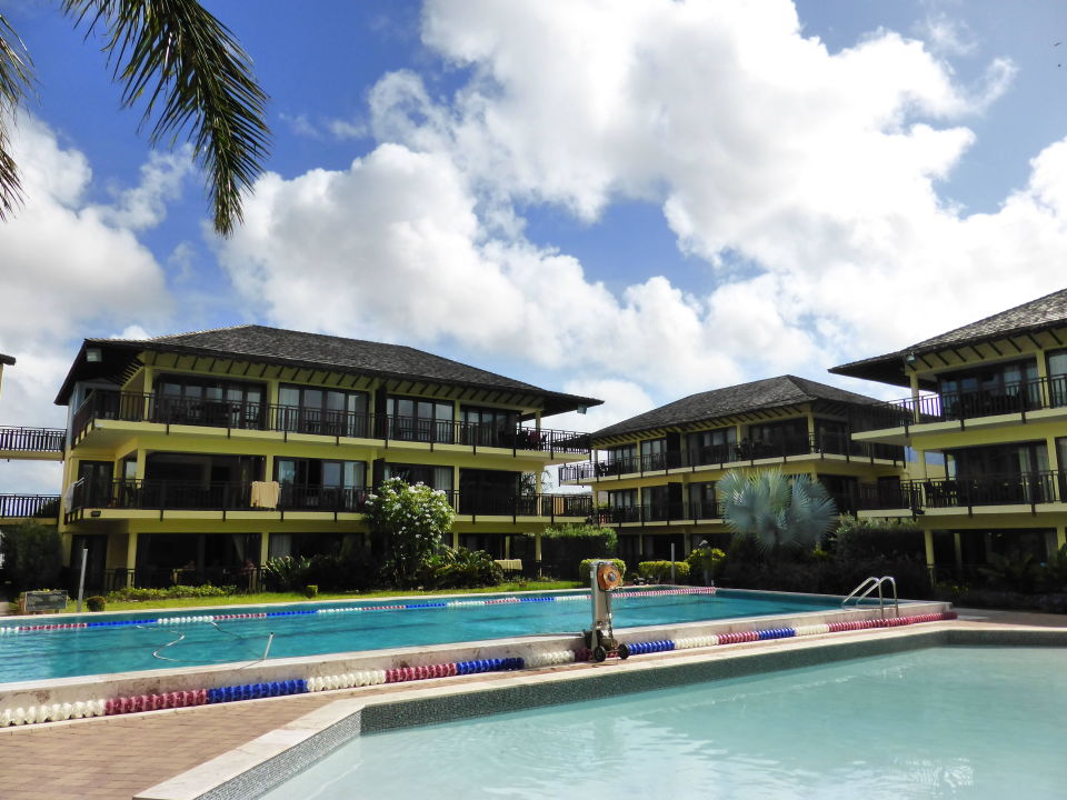 "Blick auf den 50 Meter Pool" LionsDive Beach Resort ...