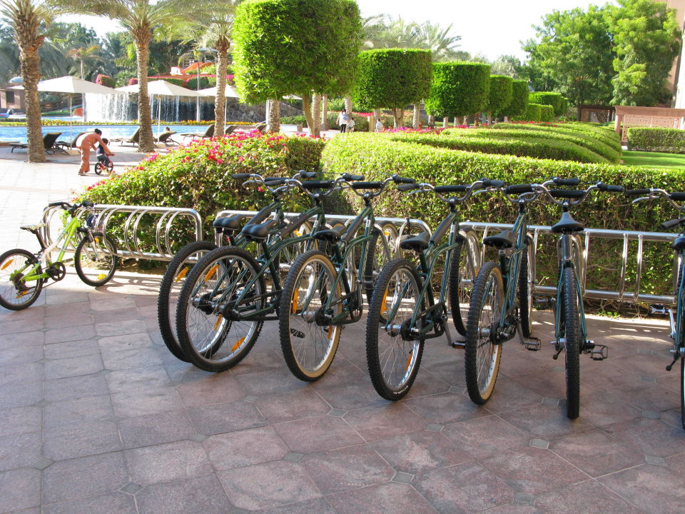 "FahrradParkplatz, Westflügel" Hotel Emirates Palace (Abu