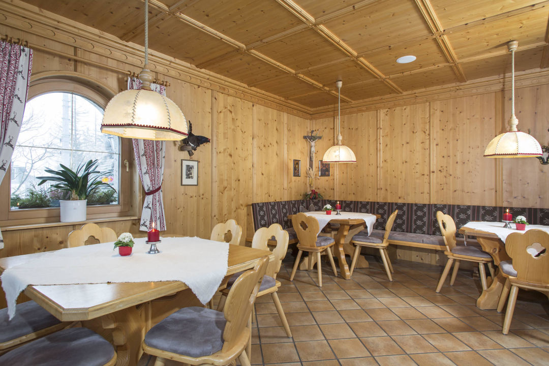 "Tiroler Stube" Parkhotel Seefeld (Seefeld In Tirol) • HolidayCheck ...