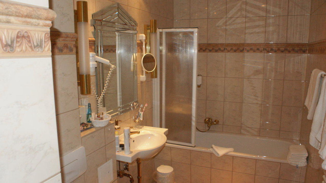 "Badezimmer" Hotel Kastell (Ahlbeck) • HolidayCheck (Mecklenburg