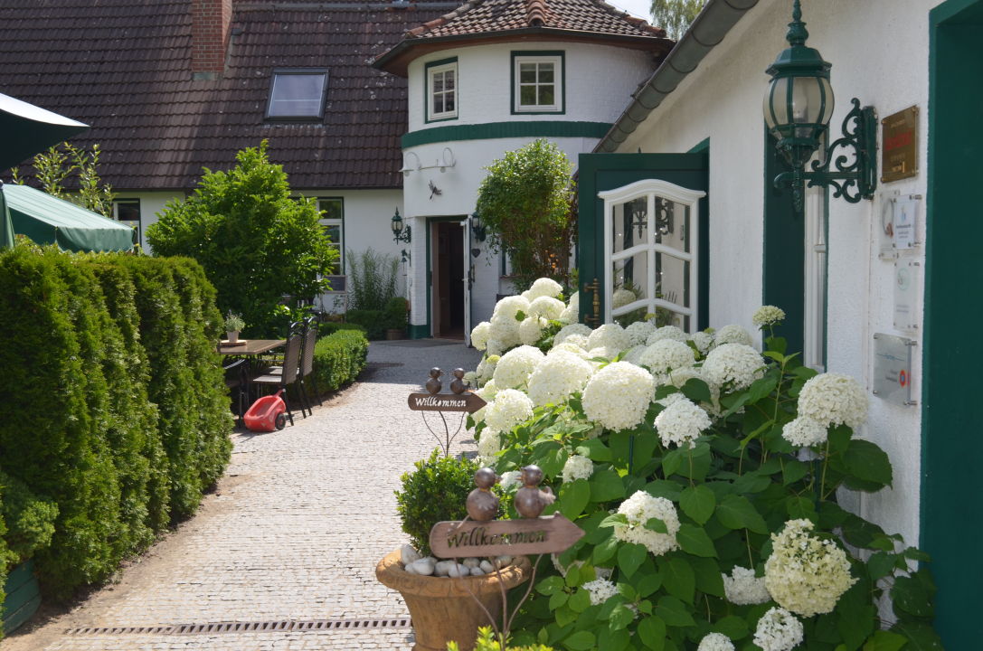 "Garten" Familotel Borchard's Rookhus am See (Wesenberg) • HolidayCheck