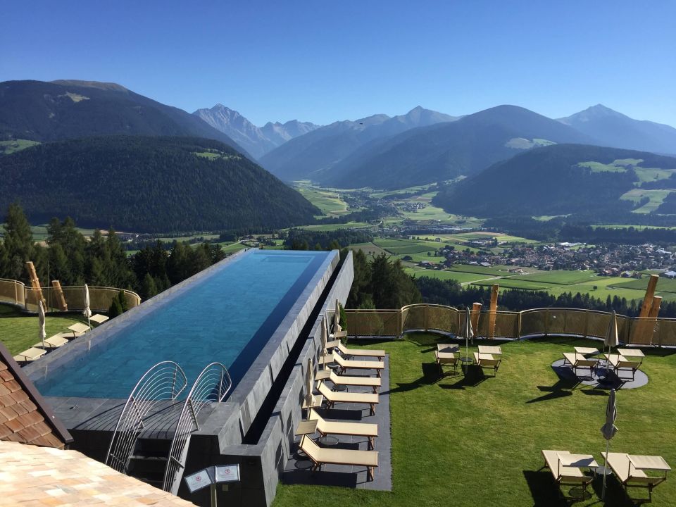 "Der neue Skypool" Alpin Panorama Hotel Hubertus (Valdaora ...