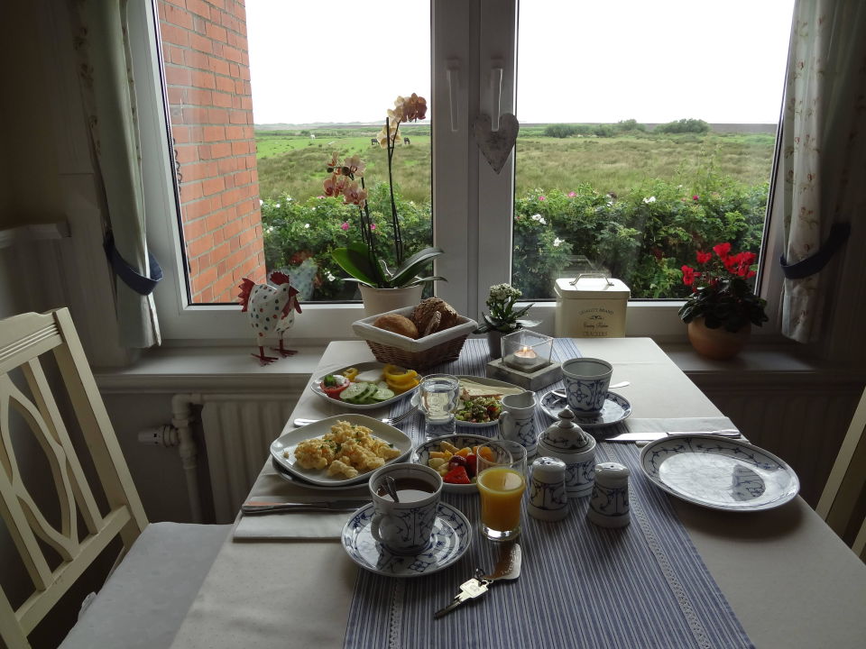 "Frühstück mit Ausblick" Pension Haus Auguste (Norddorf