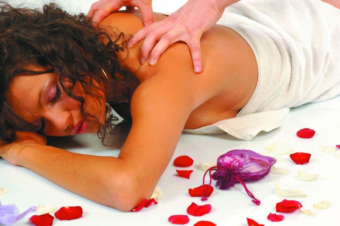 Массажист специалист по возбуждающим ласкам