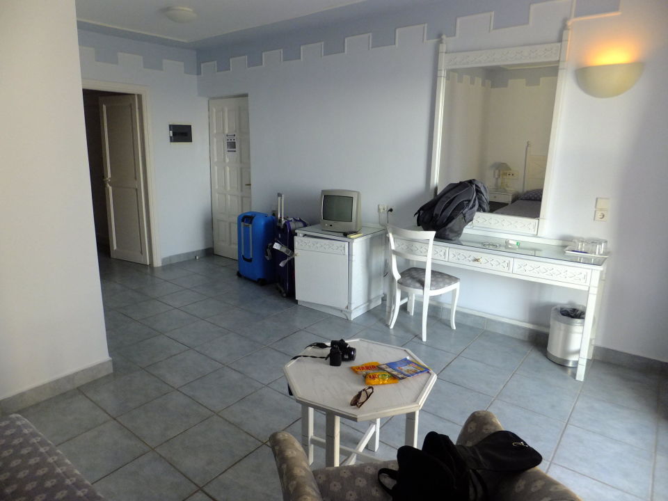Links war noch ein kleines Zimmer mit 2 Betten Hotel Mitsis Summer Links war noch ein kleines Zimmer mit 2 Betten Hotel Mitsis Summer