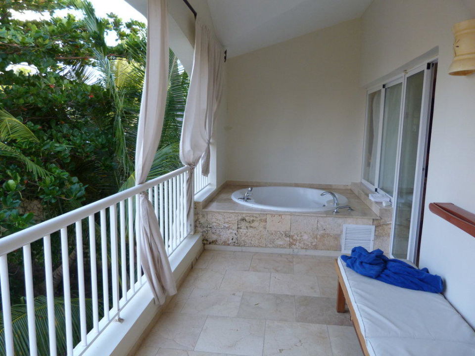 Whirlpool auf dem Balkon TRS Turquesa Hotel Bavaro Whirlpool auf dem Balkon TRS Turquesa Hotel Bavaro