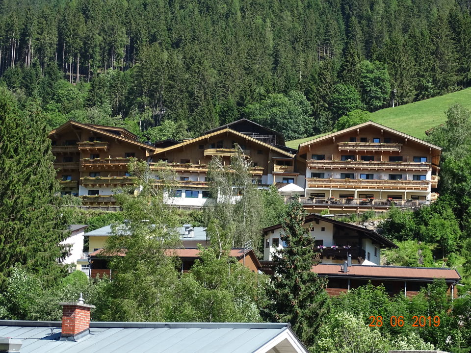 &quot;Außenansicht&quot; Gartenhotel Daxer (Zell am See