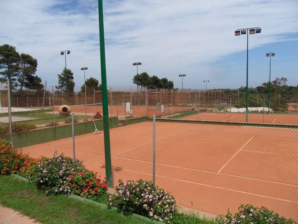 "Tennisplätze" Hotel Na Taconera (Font de Sa Cala) • HolidayCheck