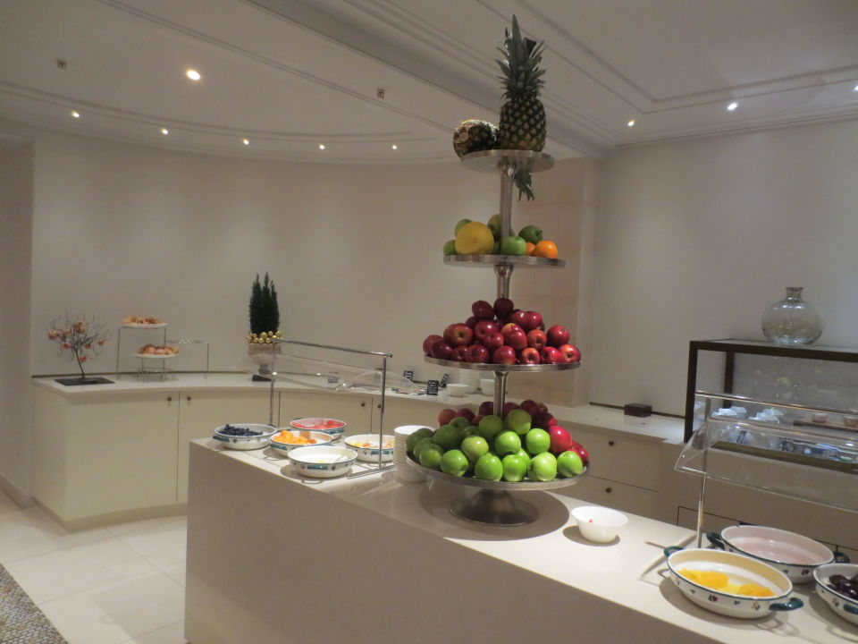 Eine Kleine Auswahl Der Safte Fruhstuck Bel Etag Hotel Adlon Kempinski Berlin Berlin Mitte Holidaycheck Berlin Deutschland
