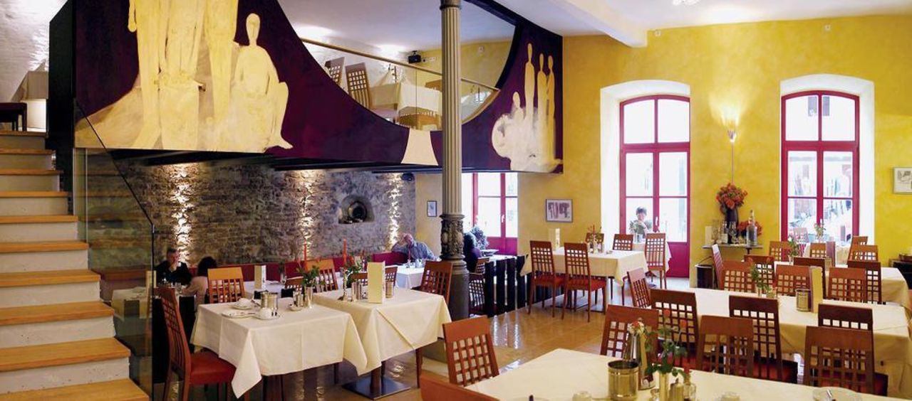 "Modernes Restaurant in historischem Haus" Hotel Roter Hahn (Regensburg