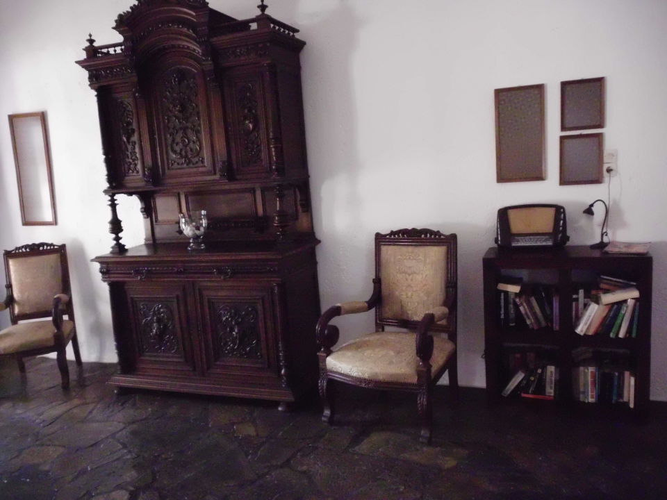 "Schöne alte Möbel in der Lobby" Hotel Marlena (Stalis) • HolidayCheck