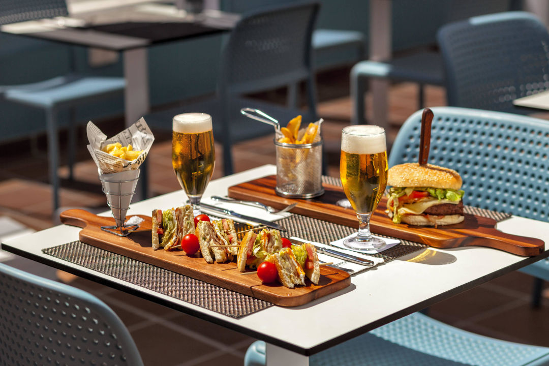 "Pool Bar" Barceló Corralejo Sands (Corralejo) • HolidayCheck