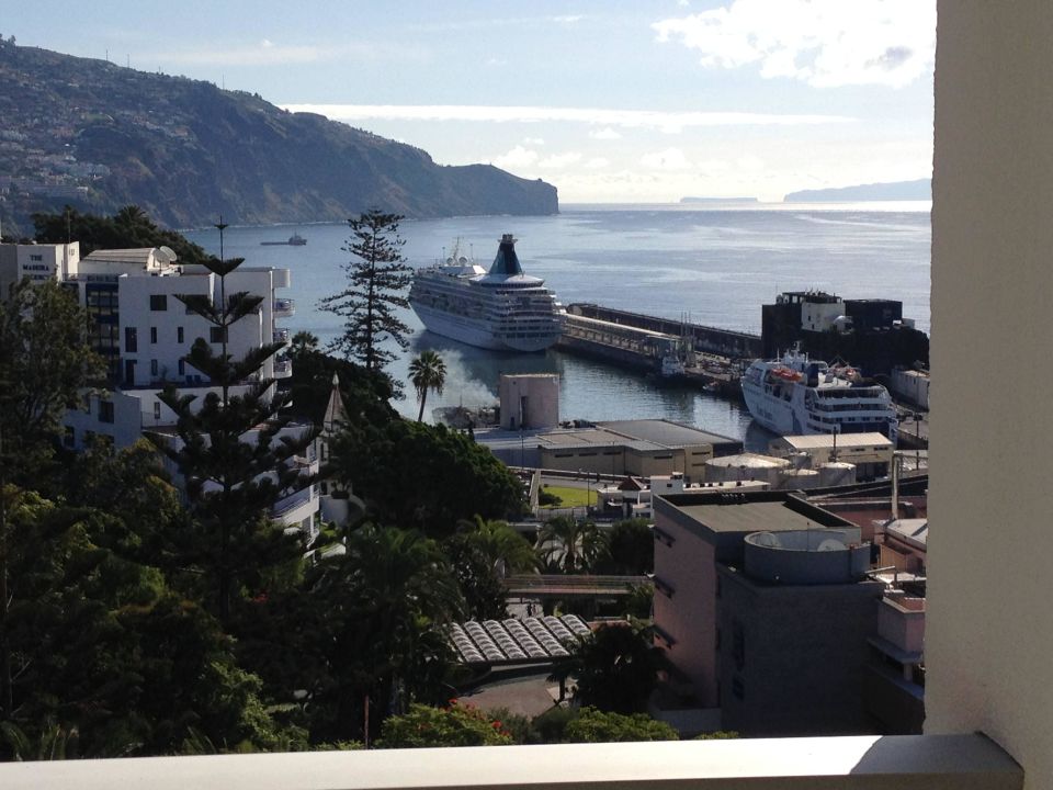 "Fähre nach Porto Santo,schöne Sandstrände" Pestana Carlton Madeira (Funchal) • HolidayCheck