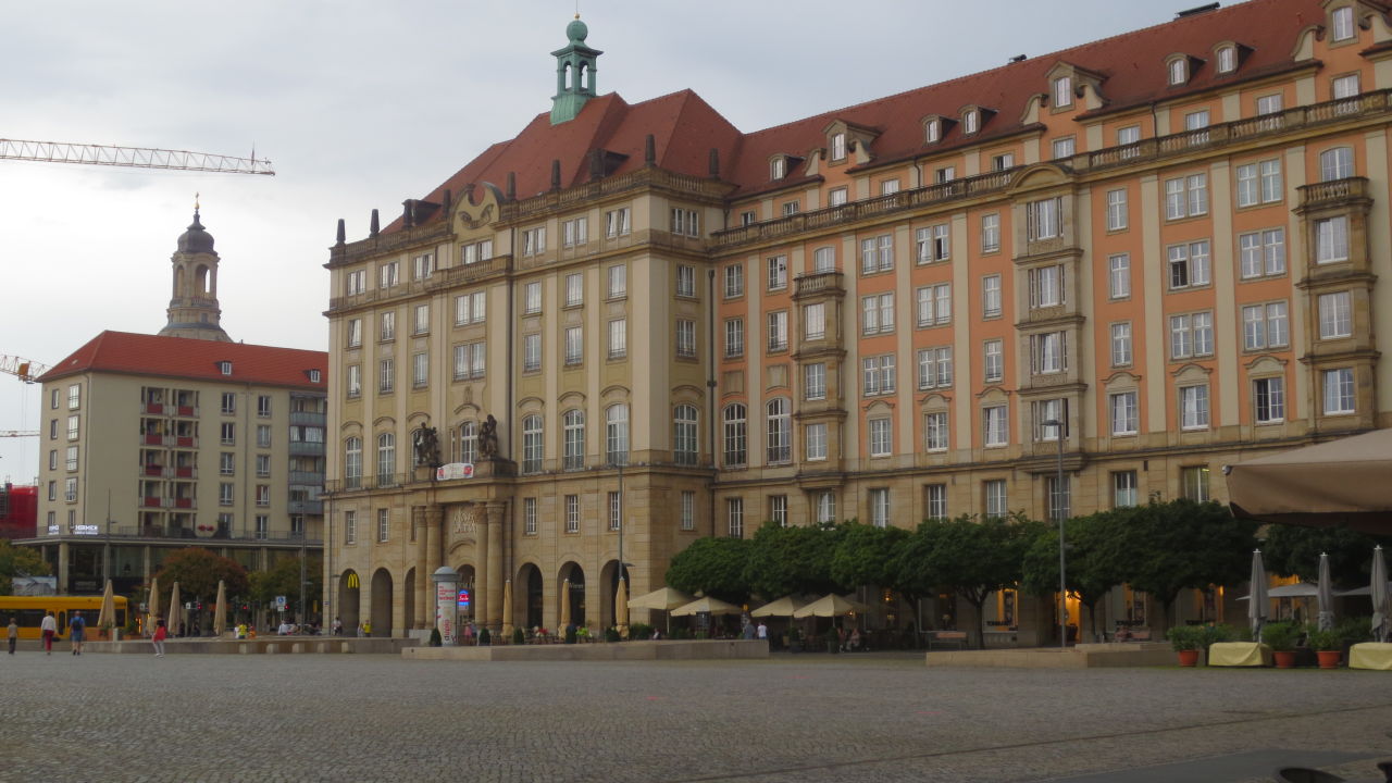 "Außenansicht" Star Inn Hotel Premium Dresden im Haus