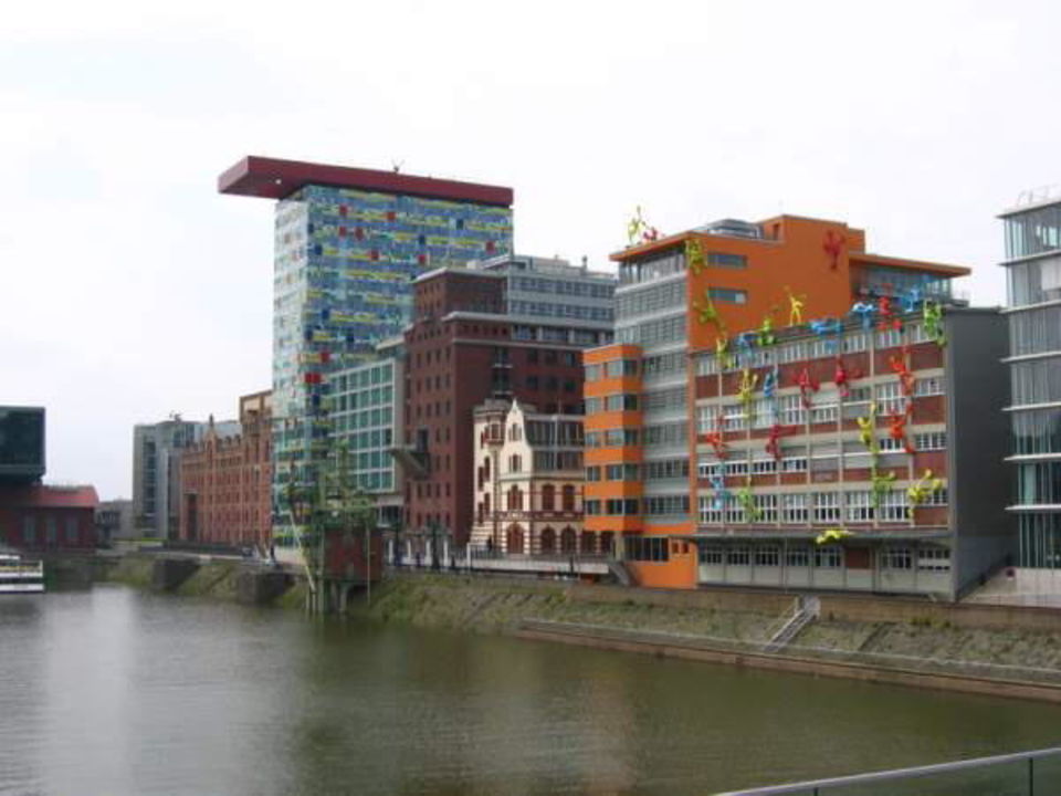 Aussenansicht Hotel Courtyard By Marriott Dusseldorf Hafen Dusseldorf Holidaycheck Nordrhein Westfalen Deutschland