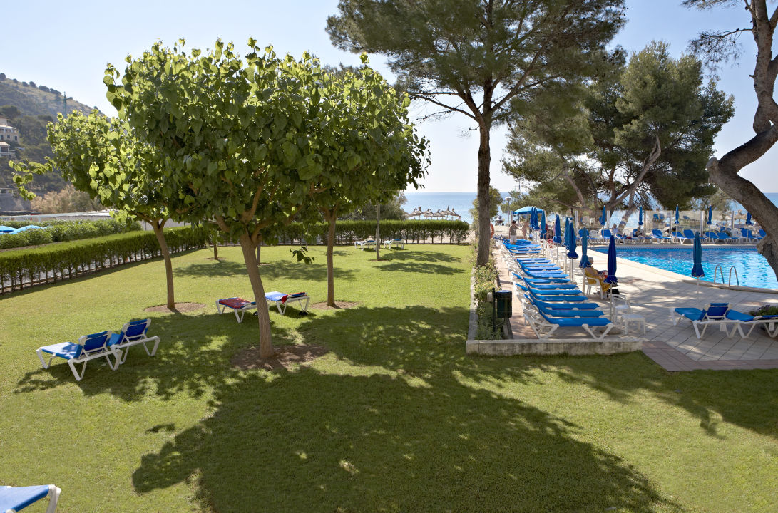 "Gartenanlage" Universal Hotel Laguna (Canyamel) • HolidayCheck