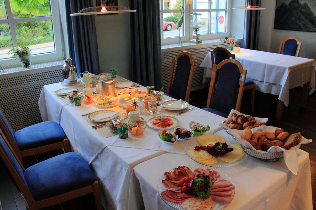 "Gedeckter Frühstückstisch" Hotel Ressmann's Residence (Kirkel