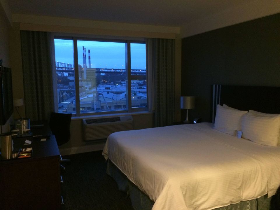 Doppelzimmer Mit King Size Bett Hotel Wyndham Garden Long Island