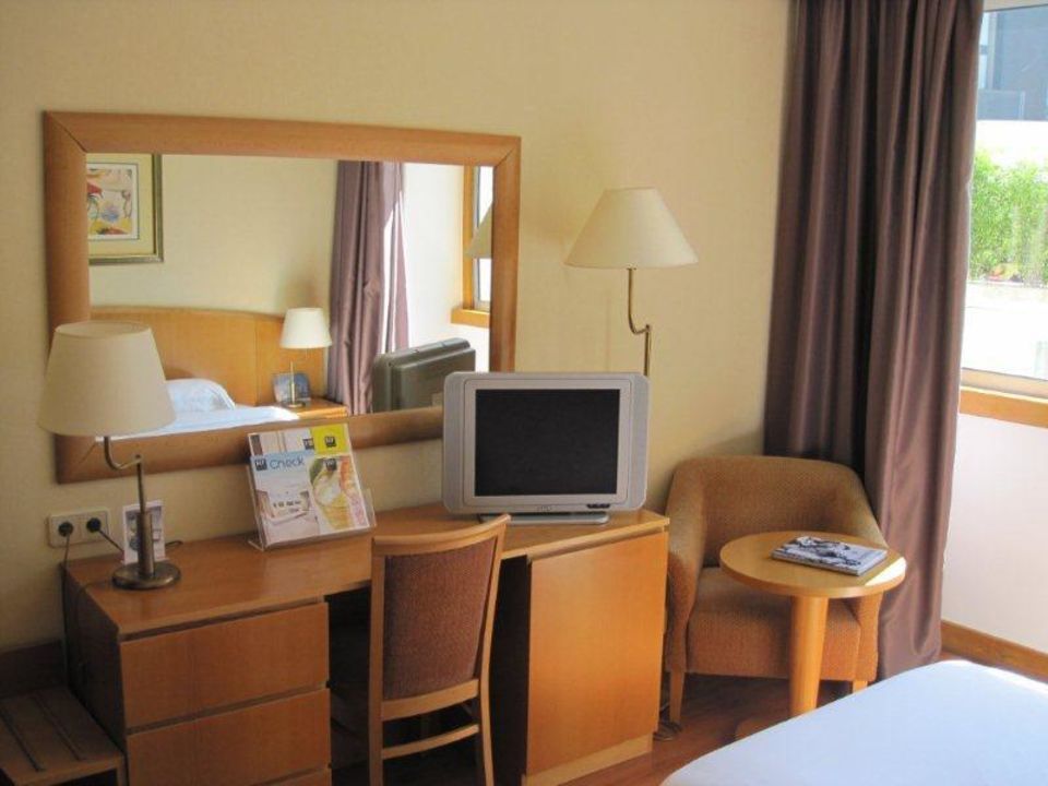 Schreibtisch Und Tv Hf Fenix Lisboa Lissabon Holidaycheck