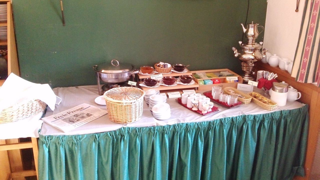 Fruhstucksbuffet Hotel Grunes Gericht Neuhausen Holidaycheck Sachsen Deutschland