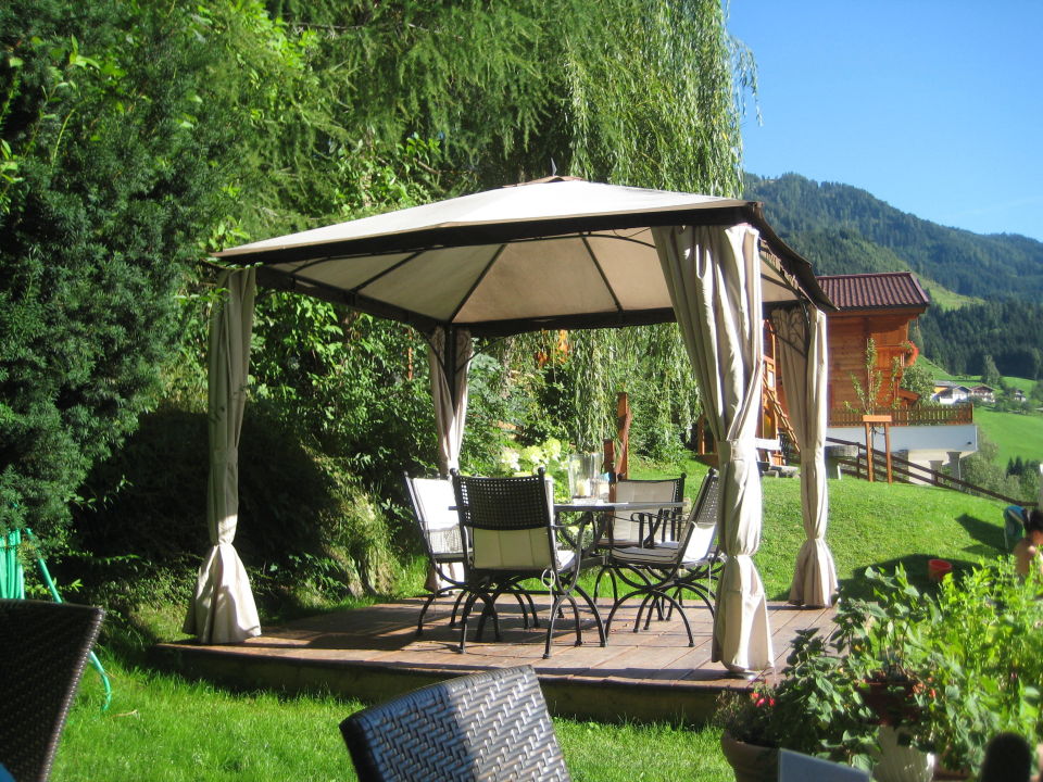 &quot;Gemütlicher Pavillon im Garten&quot; Hotel Dorfer (Großarl