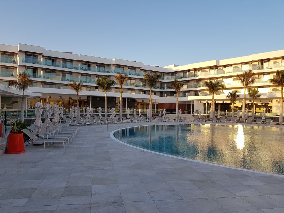 au-enansicht-hotel-lava-beach-puerto-del-carmen-holidaycheck