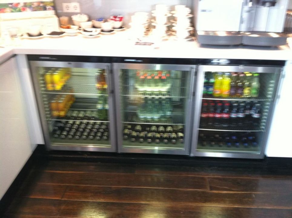 "Getränkeschrank in der Executive Lounge" Vienna House Andel's Berlin