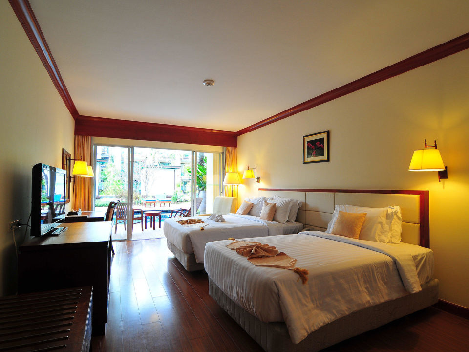 Graceland resort пхукет патонг пляж