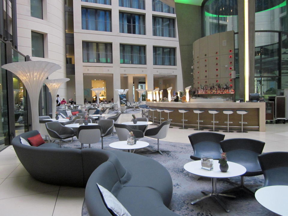 "Lobby" Radisson Blu Hotel Berlin (Berlin-Mitte) • HolidayCheck (Berlin